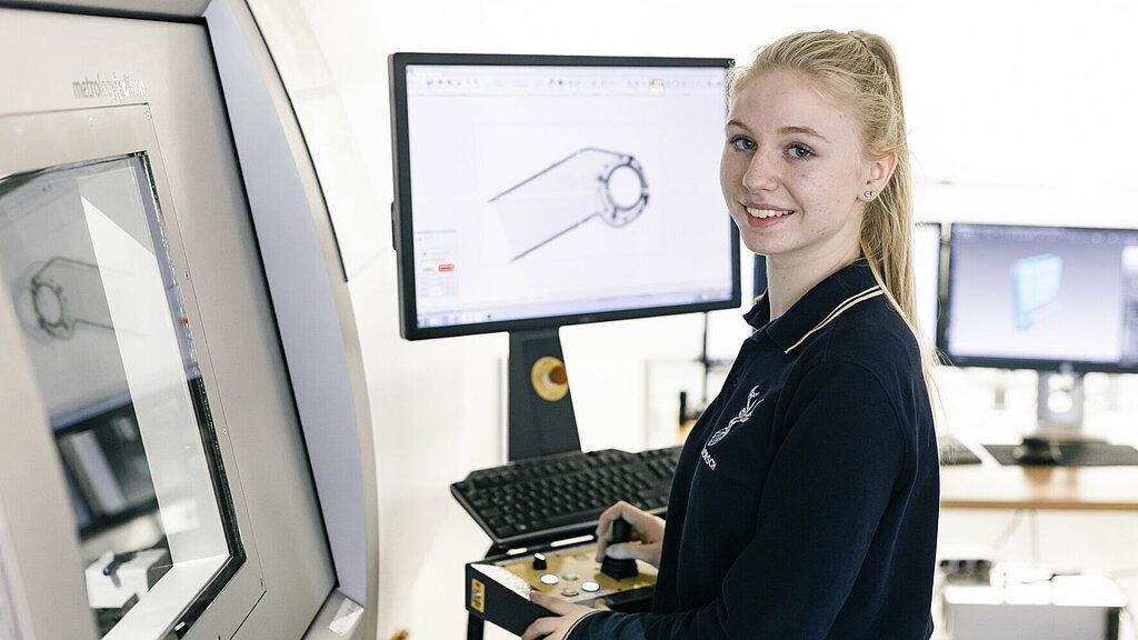 HirschmannAutomotive_Appreticeships_Production-Measurement-Technology_7.jpg
